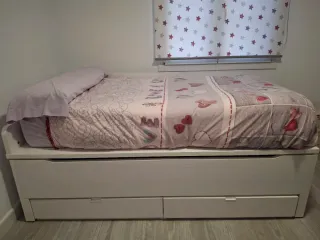 Cama extensible 105 cm No incluido colchones.