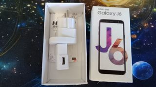Samsung Galaxy J6 Negro con funda y caja original