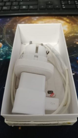 Samsung Galaxy J6 Negro con funda y caja original