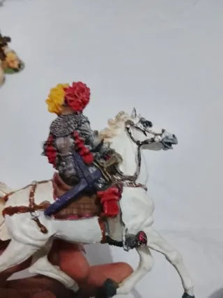 Figura caballero a caballo