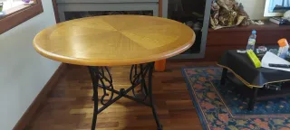 Mesa redonda madera y forja