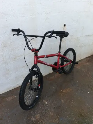 Bicicleta BMX Roja
