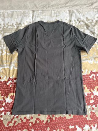 Camiseta Levi's Talla M Gris.