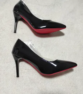 Zapatos de tacón charol negros talla 37