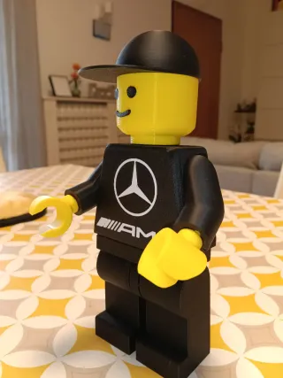 Riproduzione Minifigura Lego Mercedes AMG
