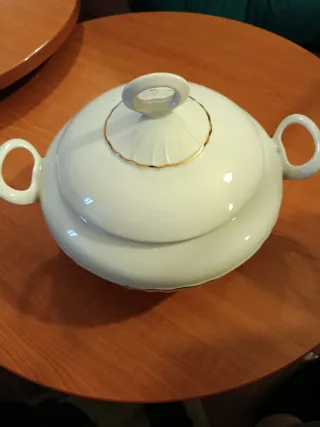 Vajilla Irabia Porcelana Blanca y Dorada