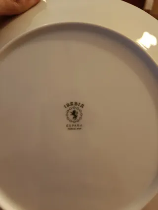 Vajilla Irabia Porcelana Blanca y Dorada