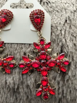 Pendientes Cruz Rojos Dorados