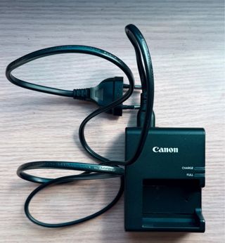 Canon EOS 4000D Cámara Digital Negra