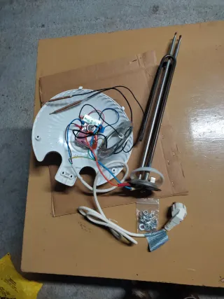 Resistencia 1500 w y termostato de Termo Eléctrico