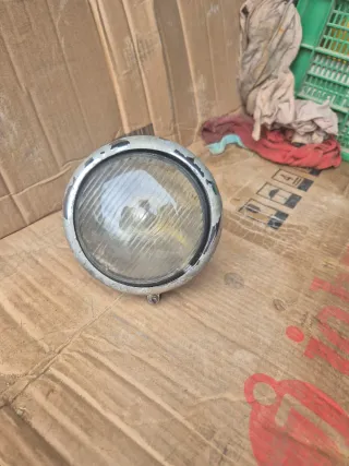 Faro Moto Guzzi Antiguo completo.