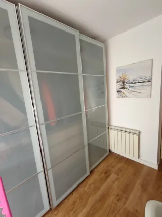 Armario doble Ikea puertas correderas cristal