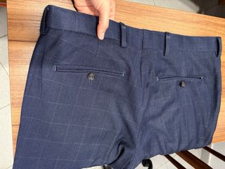 Traje de hombre azul a cuadros