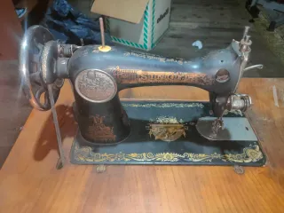 Máquina de coser Singer antigua