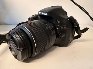 Cámara Nikon D5200 + Accesorios