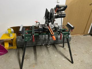 Ingletadora con mesa de rodillo