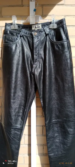 Pantalón de piel 100% negro