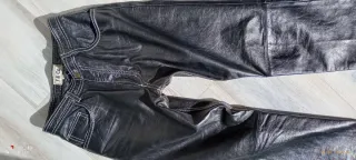 Pantalón de piel 100% negro