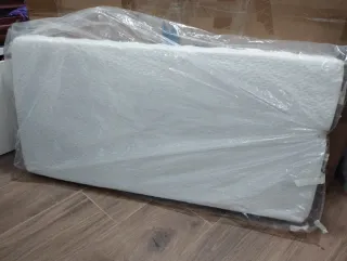 Cuna de bebé blanca