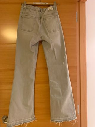 Pantalón vaquero recto gris claro