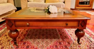 Mesa centro madera con cajón y cristal