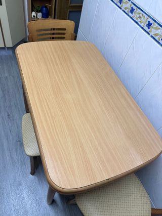 Mesa extensible cocina + 2 sillas + banqueta