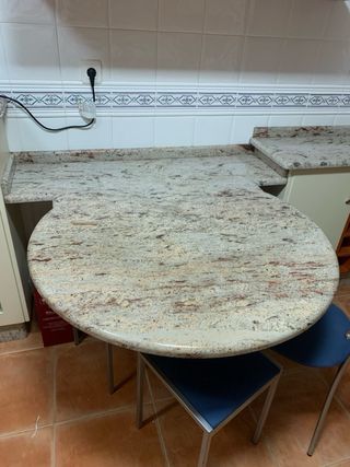 Muebles de cocina beige y madera