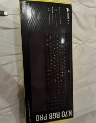 Teclado Corsair K70 RGB PRO