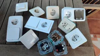 Enchufes e interruptores varios