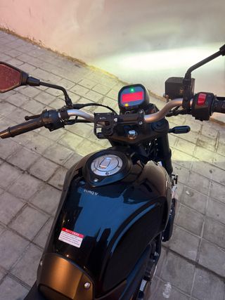 Voge 300 AC 2022 - Negra