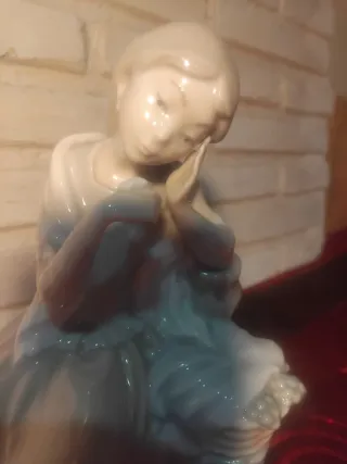 Figura de porcelana NAO.