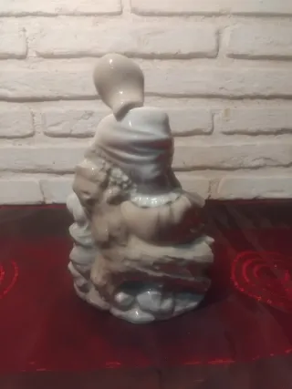 Figura de porcelana NAO.