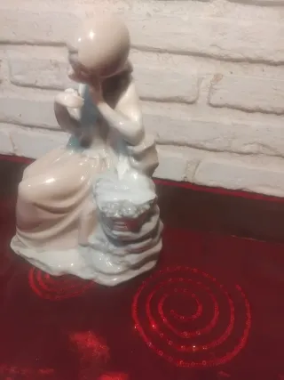Figura de porcelana NAO.