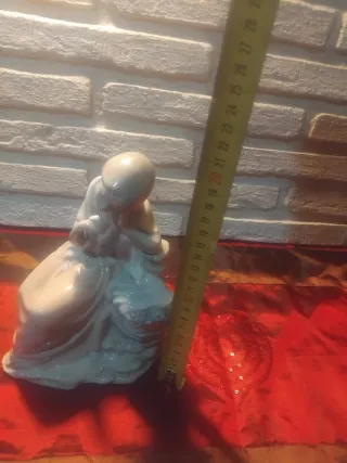 Figura de porcelana NAO.
