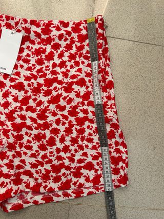 Shorts florales rojos Mango Talla 42