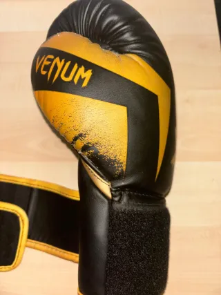 Guantoni Venum elite Neri e Oro 10 oz