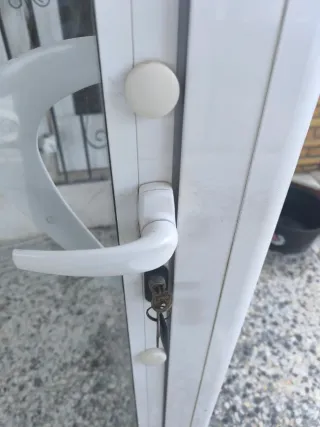 Puerta aluminio con fijo