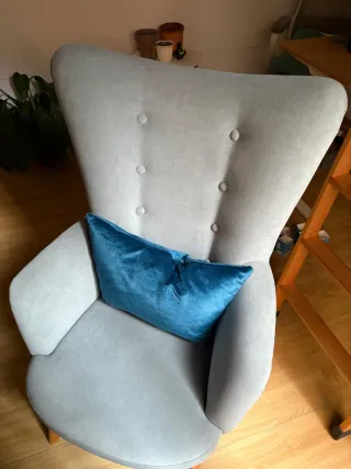 Butaca nórdica hecha por carpintero