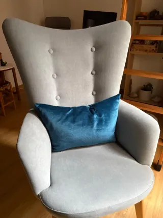 Butaca nórdica hecha por carpintero