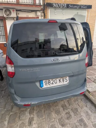 Ford E-Tourneo Courier 2019