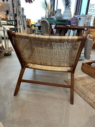 Butaca de teca y ratán natural