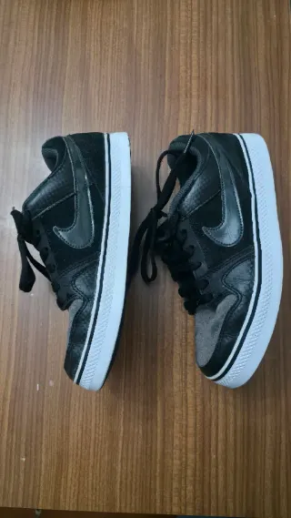 Zapatillas Nike Negras y Grises