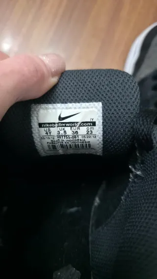 Zapatillas Nike Negras y Grises