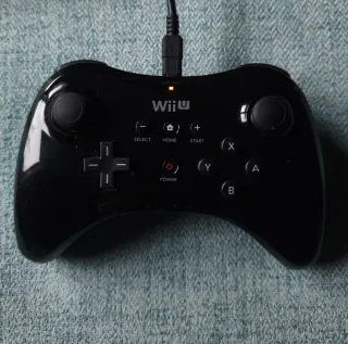 Controller Wii U Pro Nero + Cavo