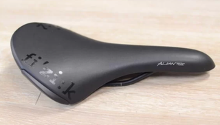 Sillín Fizik Aliante Delta Large Negro