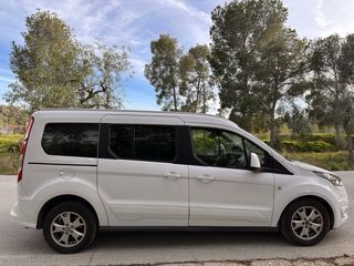 Ford Grand Tourneo Connec 2015 Adaptado PMR