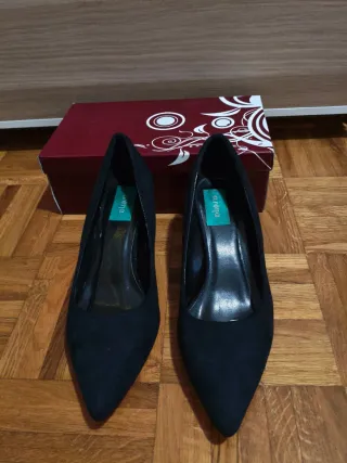 Zapatos de tacón negros