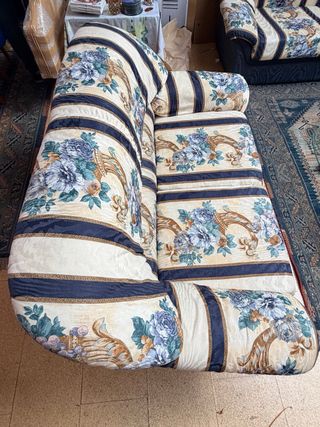Sofá vintage floral tela beige y azul