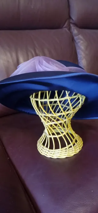 Pamela azul con flores rosas