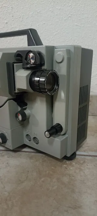 Proyector Eumig Super 8